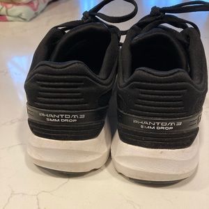 Topo Phantom 3 running shoes with 5 MM drop (US Size 9)